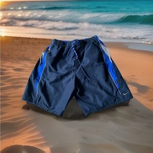 Nike Men’s Size Small Swim Trunk. Multicolor. Good Condition